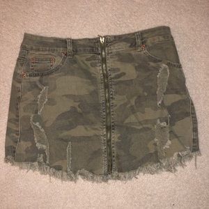 Boutique distressed camo skirt